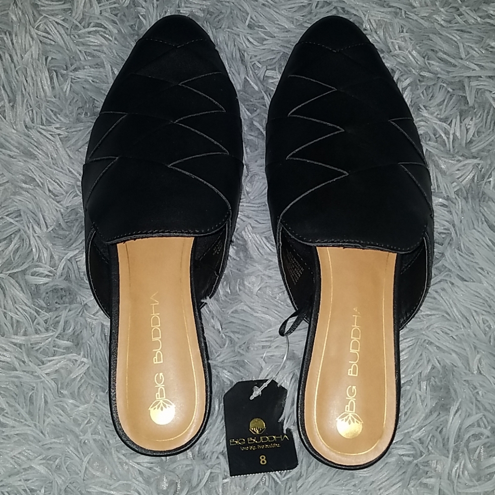 Brand New Slip on Fuax Leather pointed Flats